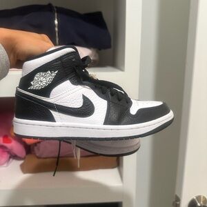 Jordan Women's Sneakers Black White